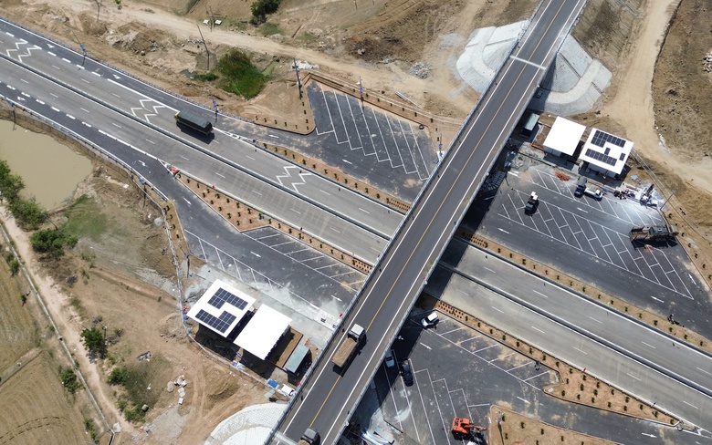 Nguy&ecirc;n nh&acirc;n trạm dừng nghỉ cao tốc Cam L&acirc;m - Vĩnh Hảo chưa động thổ