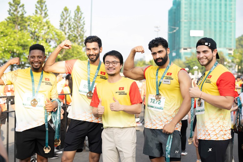 Giải chạy Marathon quốc tế Strong Vietnam tạo cảnh tượng chưa từng có tại TP Vũng Tàu- Ảnh 12. Giải chạy Marathon quốc tế Strong Vietnam tạo cảnh tượng chưa từng có tại TP Vũng Tàu- Ảnh 12.