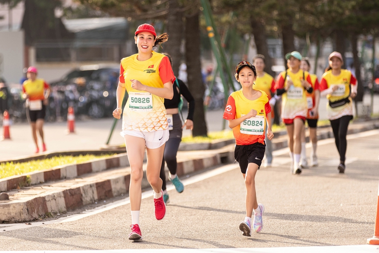 Giải chạy Marathon quốc tế Strong Vietnam tạo cảnh tượng chưa từng có tại TP Vũng Tàu- Ảnh 6. Giải chạy Marathon quốc tế Strong Vietnam tạo cảnh tượng chưa từng có tại TP Vũng Tàu- Ảnh 6.