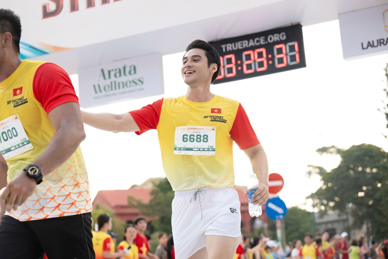 Giải chạy Marathon quốc tế Strong Vietnam tạo cảnh tượng chưa từng có tại TP Vũng Tàu- Ảnh 11. Giải chạy Marathon quốc tế Strong Vietnam tạo cảnh tượng chưa từng có tại TP Vũng Tàu- Ảnh 11.