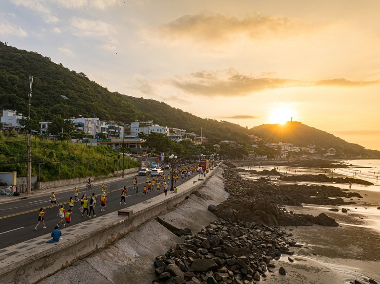 Giải chạy Marathon quốc tế Strong Vietnam tạo cảnh tượng chưa từng có tại TP Vũng Tàu- Ảnh 25. Giải chạy Marathon quốc tế Strong Vietnam tạo cảnh tượng chưa từng có tại TP Vũng Tàu- Ảnh 25.