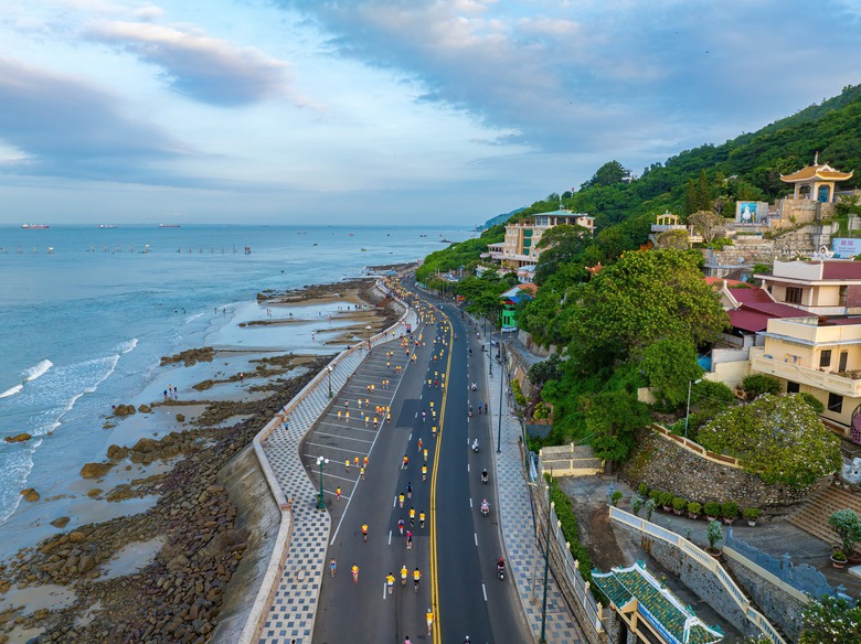 Giải chạy Marathon quốc tế Strong Vietnam tạo cảnh tượng chưa từng có tại TP Vũng Tàu- Ảnh 26. Giải chạy Marathon quốc tế Strong Vietnam tạo cảnh tượng chưa từng có tại TP Vũng Tàu- Ảnh 26.