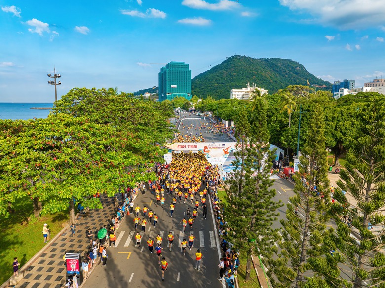 Giải chạy Marathon quốc tế Strong Vietnam tạo cảnh tượng chưa từng có tại TP Vũng Tàu- Ảnh 22. Giải chạy Marathon quốc tế Strong Vietnam tạo cảnh tượng chưa từng có tại TP Vũng Tàu- Ảnh 22.