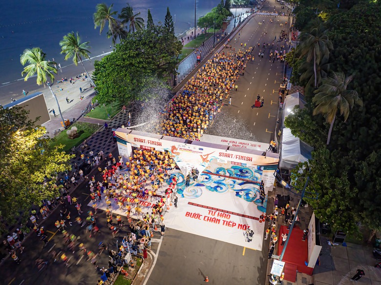 Giải chạy Marathon quốc tế Strong Vietnam tạo cảnh tượng chưa từng có tại TP Vũng Tàu- Ảnh 21. Giải chạy Marathon quốc tế Strong Vietnam tạo cảnh tượng chưa từng có tại TP Vũng Tàu- Ảnh 21.