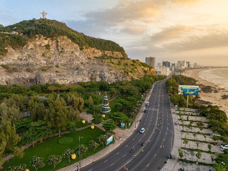 Giải chạy Marathon quốc tế Strong Vietnam tạo cảnh tượng chưa từng có tại TP Vũng Tàu- Ảnh 24. Giải chạy Marathon quốc tế Strong Vietnam tạo cảnh tượng chưa từng có tại TP Vũng Tàu- Ảnh 24.