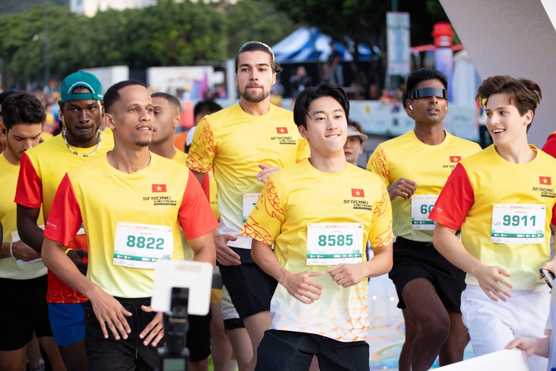 Giải chạy Marathon quốc tế Strong Vietnam tạo cảnh tượng chưa từng có tại TP Vũng Tàu- Ảnh 13. Giải chạy Marathon quốc tế Strong Vietnam tạo cảnh tượng chưa từng có tại TP Vũng Tàu- Ảnh 13.