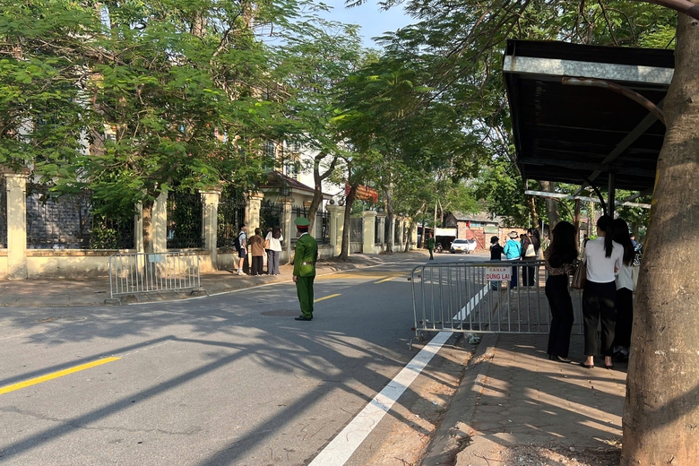 X&eacute;t xử vụ đ&aacute;nh nam sinh lớp 8 chết n&atilde;o: Bị c&aacute;o 16 tuổi sốt ph&aacute;t ban, kh&ocirc;ng thể tới to&agrave;- Ảnh 1.