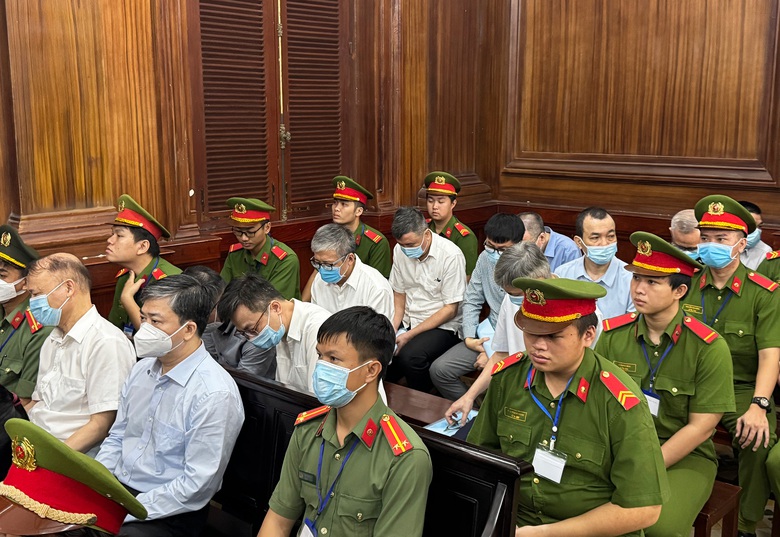 Cựu Bí thư Bến Tre Lê Đức Thọ hầu tòa vì sai phạm tại Xuyên Việt Oil- Ảnh 1. Cựu Bí thư Bến Tre Lê Đức Thọ hầu tòa vì sai phạm tại Xuyên Việt Oil- Ảnh 1.