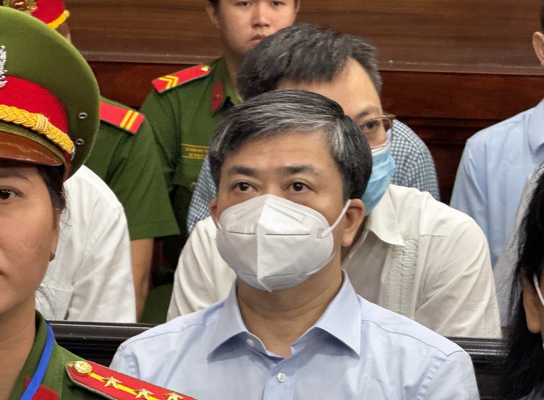 Cựu Bí thư Bến Tre Lê Đức Thọ hầu tòa vì sai phạm tại Xuyên Việt Oil- Ảnh 3. Cựu Bí thư Bến Tre Lê Đức Thọ hầu tòa vì sai phạm tại Xuyên Việt Oil- Ảnh 3.