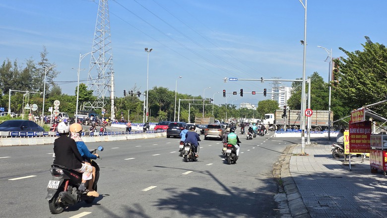 Phương &aacute;n n&agrave;o đạt giải nhất quy hoạch kiến tr&uacute;c cụm n&uacute;t giao th&ocirc;ng cầu H&ograve;a Xu&acirc;n?- Ảnh 2.