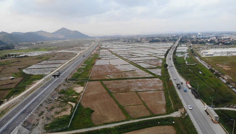 To&agrave;n cảnh khu vực đặt nh&agrave; ga đường sắt tốc độ cao trục Bắc - Nam qua Nghệ An- Ảnh 3.