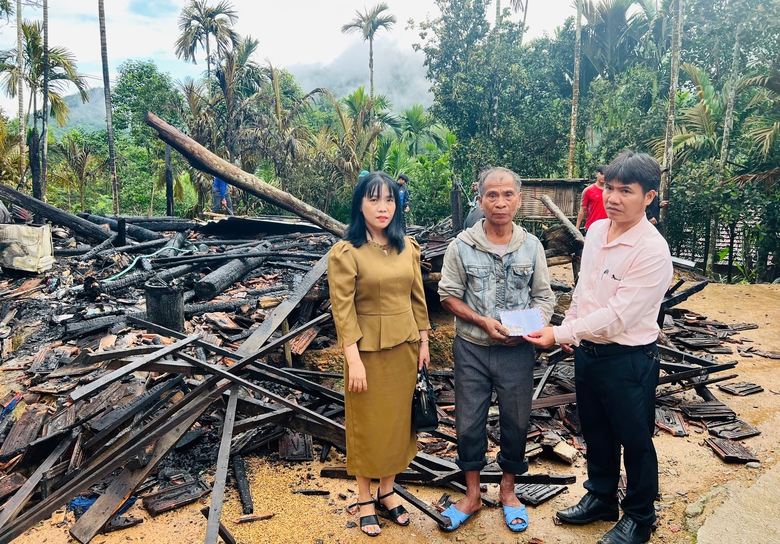 Hỏa hoạn trong đ&ecirc;m thi&ecirc;u rụi nh&agrave; d&acirc;n ở Quảng Ng&atilde;i- Ảnh 2.