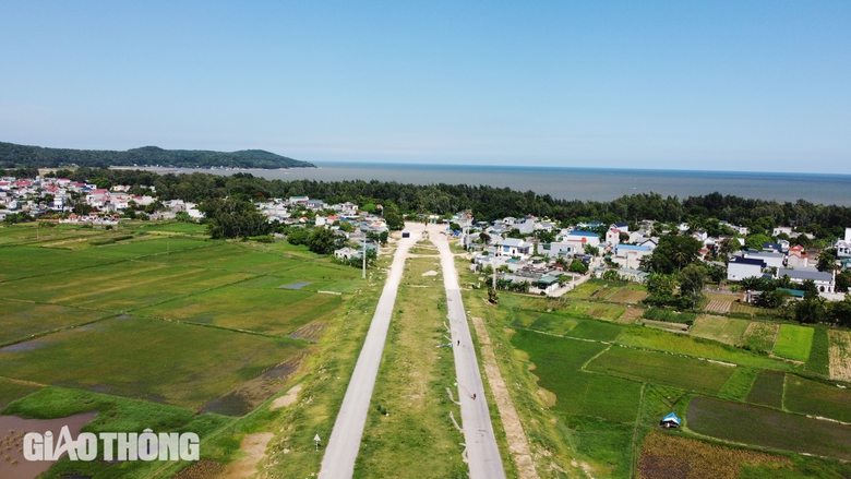 Tại sao dự án đường nghìn tỷ ở Thanh Hóa phải điều chỉnh?- Ảnh 3. Tại sao dự án đường nghìn tỷ ở Thanh Hóa phải điều chỉnh?- Ảnh 3.