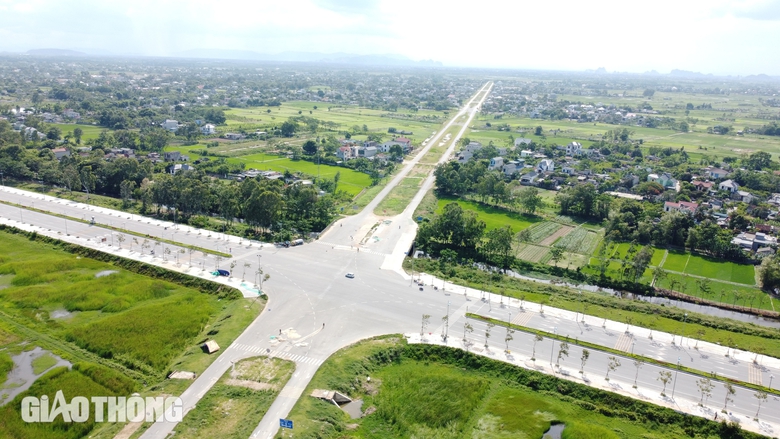 Tại sao dự án đường nghìn tỷ ở Thanh Hóa phải điều chỉnh?- Ảnh 2. Tại sao dự án đường nghìn tỷ ở Thanh Hóa phải điều chỉnh?- Ảnh 2.