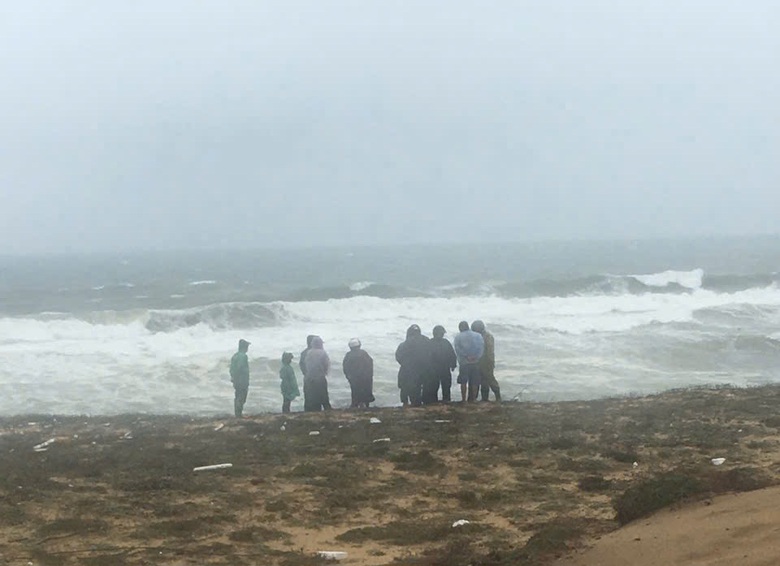 Vụ ch&igrave;m t&agrave;u c&aacute; ở Quảng Ng&atilde;i: Th&ecirc;m một ngư d&acirc;n tử vong- Ảnh 1.