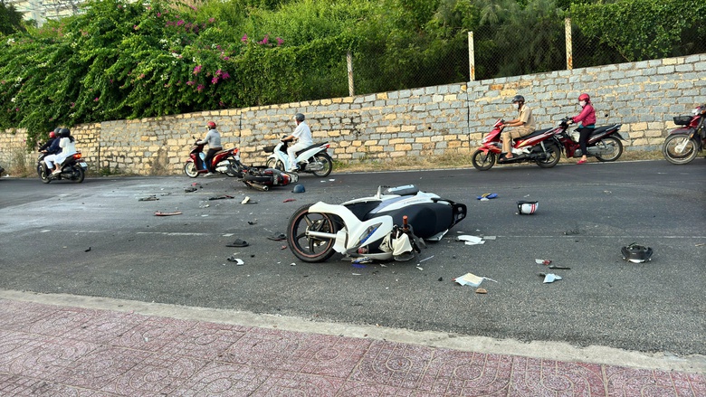 Danh t&iacute;nh hai du kh&aacute;ch nước ngo&agrave;i tử vong tr&ecirc;n đường ven biển Phan Thiết- Ảnh 1.