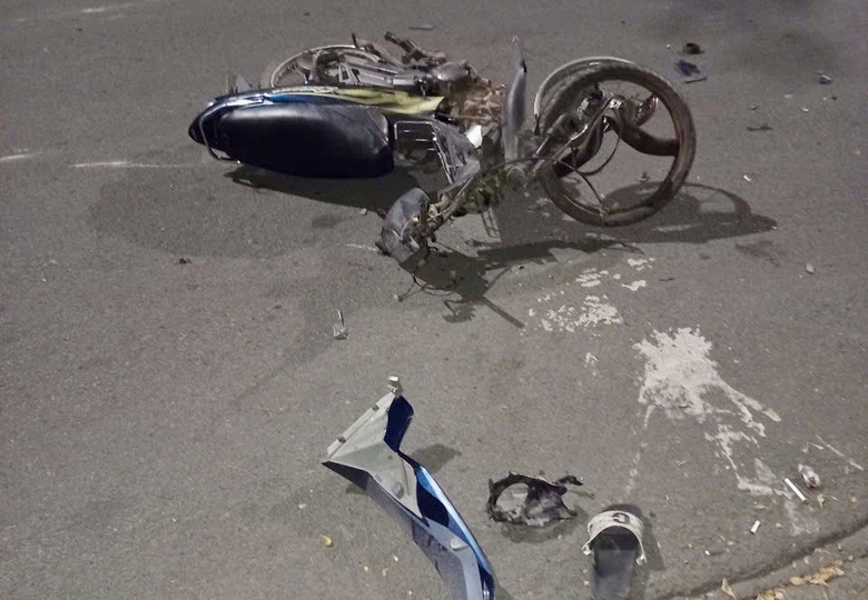 Hai xe m&aacute;y va chạm trong khu c&ocirc;ng nghiệp, hai người trọng thương- Ảnh 2.