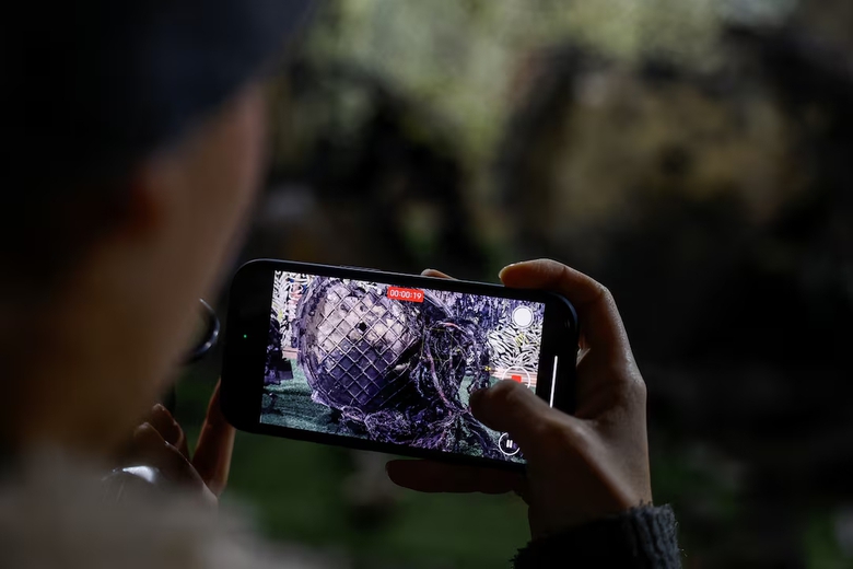 Ukraine nghiên cứu mảnh vỡ tên lửa đạn đạo siêu thanh mới của Nga- Ảnh 1. Ukraine nghiên cứu mảnh vỡ tên lửa đạn đạo siêu thanh mới của Nga- Ảnh 1.