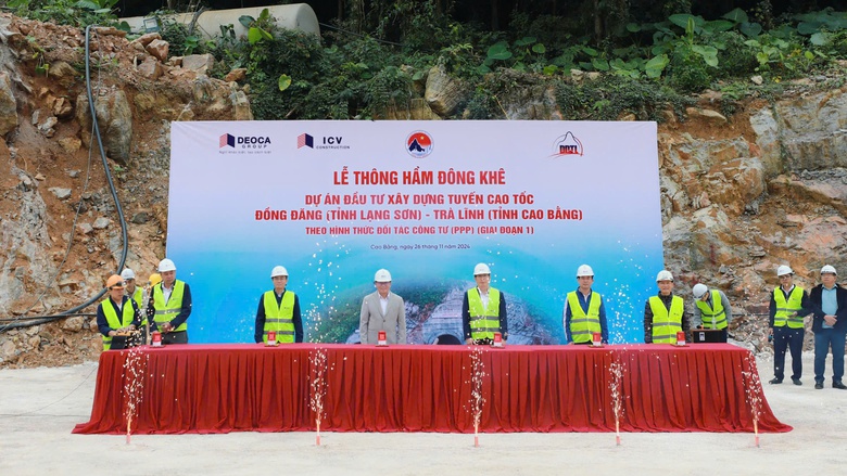 Th&ocirc;ng nh&aacute;nh hầm đầu ti&ecirc;n tr&ecirc;n cao tốc Đồng Đăng - Tr&agrave; Lĩnh- Ảnh 1.