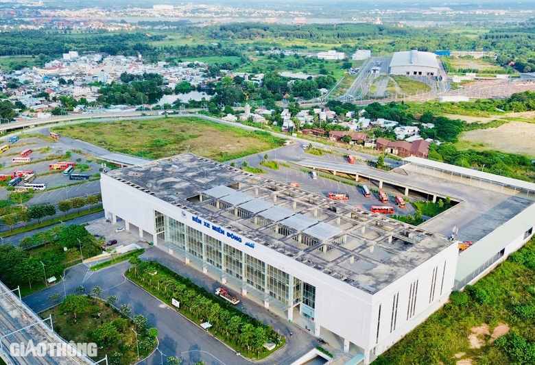 Gi&aacute; v&eacute; xe Tết tại c&aacute;c bến ở TP.HCM thế n&agrave;o?- Ảnh 5.