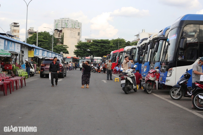 Gi&aacute; v&eacute; xe Tết tại c&aacute;c bến ở TP.HCM thế n&agrave;o?- Ảnh 4.