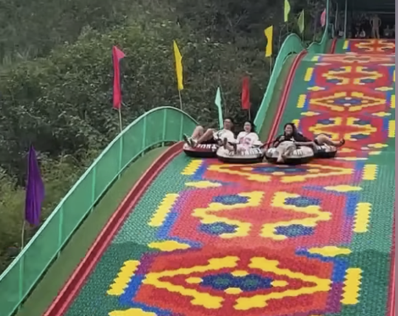 Đến Sa Pa thử cảm gi&aacute;c mạnh c&ugrave;ng thảm trượt cầu Vồng- Ảnh 2.