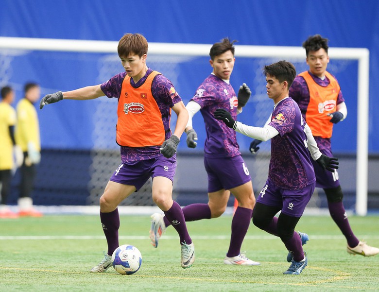 HLV Kim Sang-sik c&oacute; y&ecirc;u cầu đặc biệt với học tr&ograve; trước thềm AFF Cup- Ảnh 1.