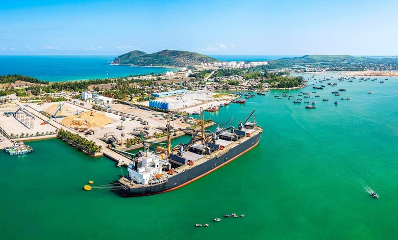 Quảng Ng&atilde;i cắt giảm thủ tục h&agrave;nh ch&iacute;nh, trải thảm mời gọi nh&agrave; đầu tư- Ảnh 4.