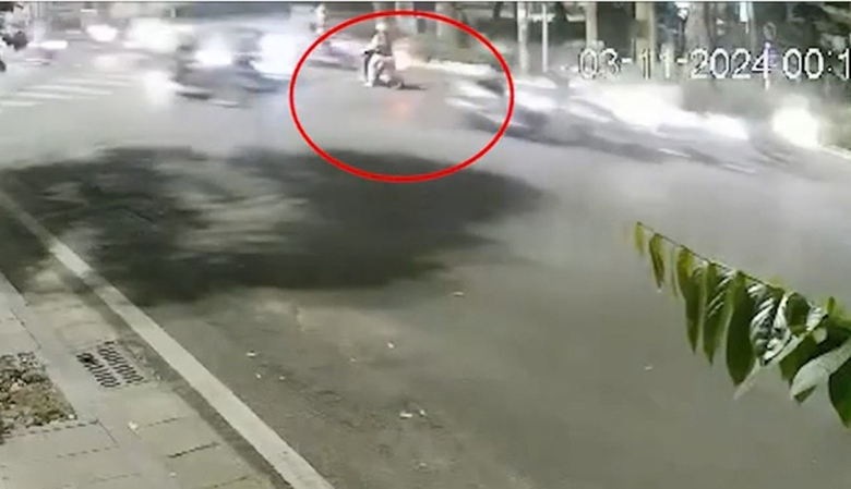 Nỗi &acirc;n hận của người mẹ trong vụ đo&agrave;n đua t&ocirc;ng chết c&ocirc; g&aacute;i dừng chờ đ&egrave;n đỏ- Ảnh 2.