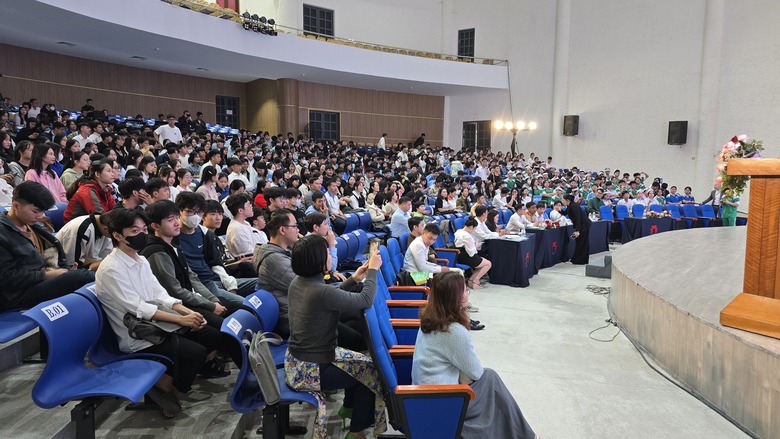 S&ocirc;i nổi Hội thi t&igrave;m hiểu về an to&agrave;n giao th&ocirc;ng đường bộ của học sinh THPT tại Đ&agrave; Nẵng- Ảnh 4.