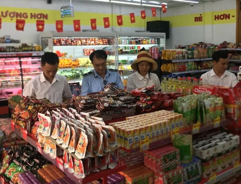 Quản lý thị trường Nghệ An ra quân chống buôn lậu, hàng giả dịp tết Nguyên đán 2025- Ảnh 1. Quản lý thị trường Nghệ An ra quân chống buôn lậu, hàng giả dịp tết Nguyên đán 2025- Ảnh 1.