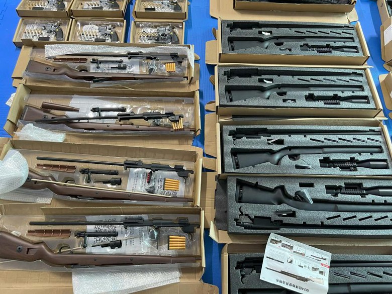 C&ocirc;ng an H&agrave; Tĩnh triệt ph&aacute; đường d&acirc;y bu&ocirc;n b&aacute;n vũ kh&iacute;, thu giữ hơn 500 khẩu s&uacute;ng- Ảnh 3.