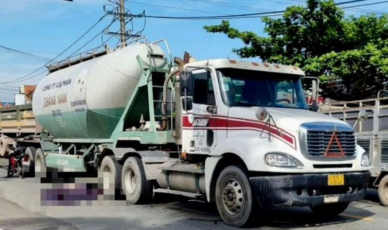 Hiện trường vụ tai nạnkhiến một người tử vong tại chỗ. Hiện trường vụ tai nạnkhiến một người tử vong tại chỗ.