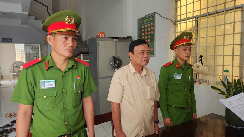 Bắt giam nguyên phó chủ tịch huyện ở Kiên Giang lừa đảo chiếm đoạt tài sản- Ảnh 1. Bắt giam nguyên phó chủ tịch huyện ở Kiên Giang lừa đảo chiếm đoạt tài sản- Ảnh 1.