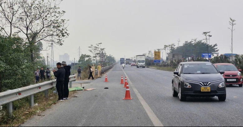 Nam thanh niên tử vong sau va chạm với ô tô ở Bắc Ninh- Ảnh 1. Nam thanh niên tử vong sau va chạm với ô tô ở Bắc Ninh- Ảnh 1.