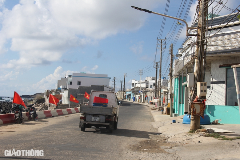 Nhiều &ocirc; t&ocirc; rớt kiểm định tr&ecirc;n huyện đảo Ph&uacute; Qu&yacute;- Ảnh 1.