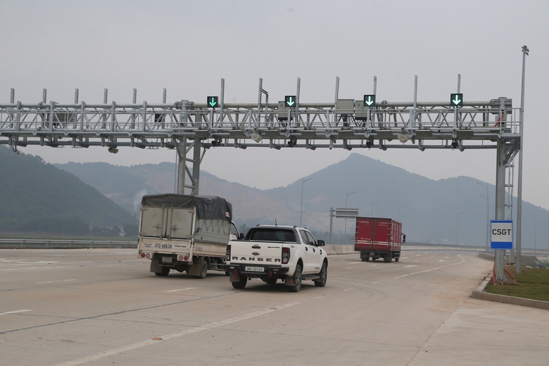 Hệ thống thu phí trên cao tốc Diễn Châu - Bãi Vọt có gì đặc biệt?- Ảnh 3. Hệ thống thu phí trên cao tốc Diễn Châu - Bãi Vọt có gì đặc biệt?- Ảnh 3.