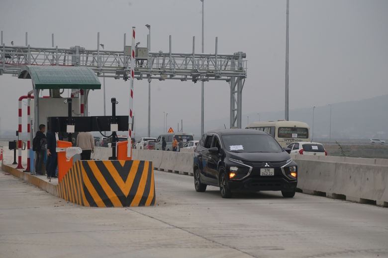 Hệ thống thu phí trên cao tốc Diễn Châu - Bãi Vọt có gì đặc biệt?- Ảnh 1. Hệ thống thu phí trên cao tốc Diễn Châu - Bãi Vọt có gì đặc biệt?- Ảnh 1.