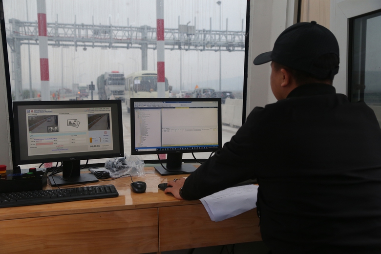 Hệ thống thu phí trên cao tốc Diễn Châu - Bãi Vọt có gì đặc biệt?- Ảnh 2. Hệ thống thu phí trên cao tốc Diễn Châu - Bãi Vọt có gì đặc biệt?- Ảnh 2.