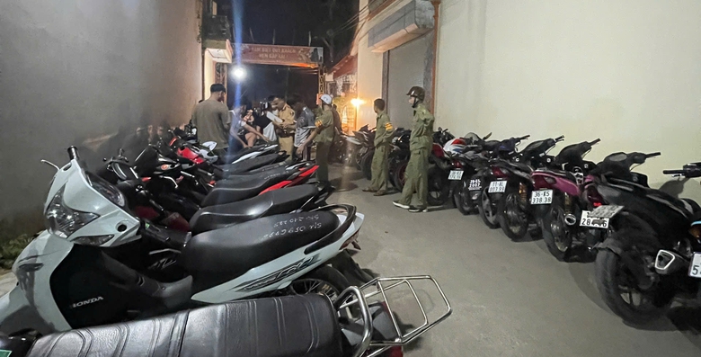 R&uacute; ga diễu phố, 33 "qu&aacute;i xế" ở Bắc Ninh bị xử phạt- Ảnh 3.