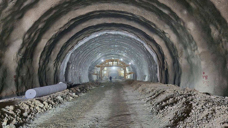 Vượt mưa dầm thi c&ocirc;ng cao tốc Quảng Ng&atilde;i - Ho&agrave;i Nhơn- Ảnh 3.