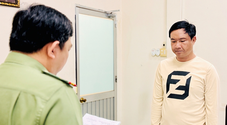 An Giang: Khởi tố thêm 2 đối tượng mua bán, tàng trữ trái phép vũ khí quân dụng- Ảnh 2. An Giang: Khởi tố thêm 2 đối tượng mua bán, tàng trữ trái phép vũ khí quân dụng- Ảnh 2.