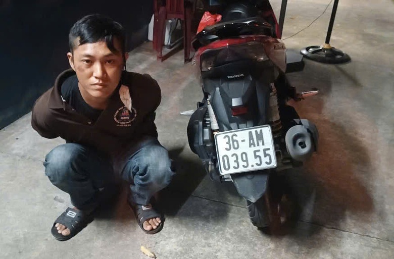 Bắt t&ecirc;n cướp d&iacute; dao khống chế một phụ nữ, cướp t&agrave;i sản sau 30 ph&uacute;t g&acirc;y &aacute;n- Ảnh 1.