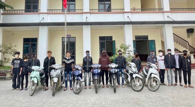 Y&ecirc;n B&aacute;i: Mạnh tay xử &ldquo;qu&aacute;i xế&rdquo; tuổi teen, ngăn tai nạn- Ảnh 1.