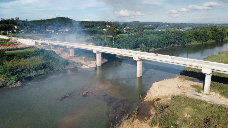 Quảng Ng&atilde;i ph&aacute;t huy tối đa nội lực, hướng đến tăng trưởng nhiệm kỳ tới từ 7,5 - 8,5%- Ảnh 4.