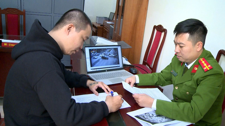 Thanh H&oacute;a: Th&ecirc;m một &ldquo;vệ sĩ&rdquo; đến c&ocirc;ng an đầu th&uacute;- Ảnh 1.