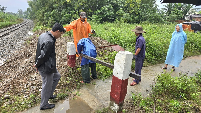 Đ&oacute;ng lối đi tự mở g&acirc;y mất ATGT đường sắt qua Quảng Nam- Ảnh 12.