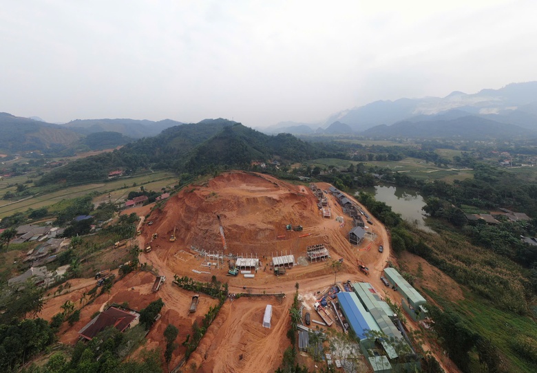 Yên Bái: Khẩn trương hoàn thiện khu tái định cư thôn Át Thượng trước tết Nguyên đán- Ảnh 1. Yên Bái: Khẩn trương hoàn thiện khu tái định cư thôn Át Thượng trước tết Nguyên đán- Ảnh 1.