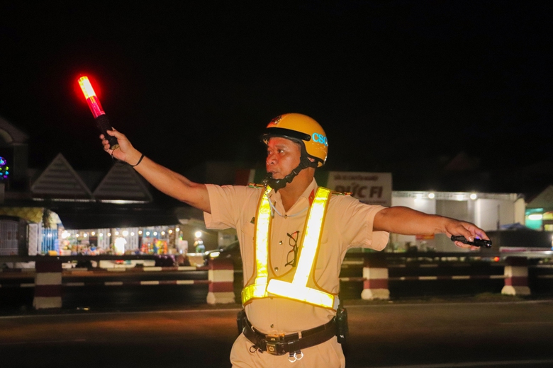 Cần Thơ mạnh tay xử lý vi phạm giao thông- Ảnh 3. Cần Thơ mạnh tay xử lý vi phạm giao thông- Ảnh 3.