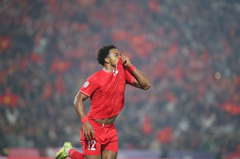 Sao nhập tịch đi v&agrave;o lịch sử trong trận ra mắt tuyển Việt Nam- Ảnh 1.